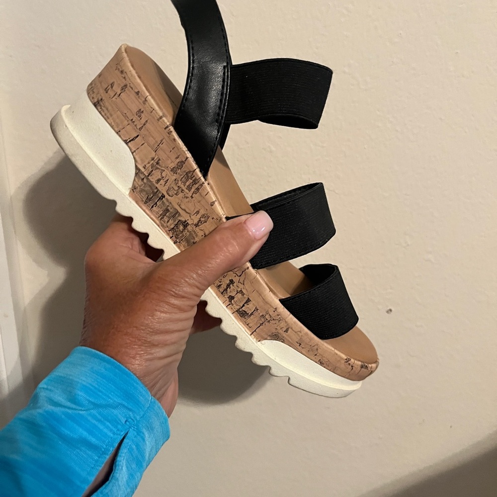 Universal Threads Black and Tan Sandals with Cork Platform